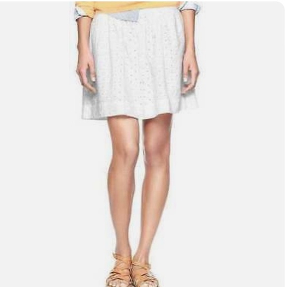 GAP White Eyelet Mini Skirt - Picture 1 of 12